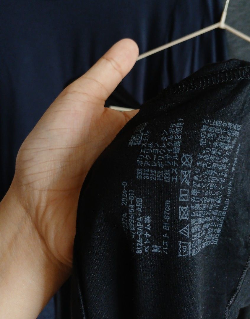 Uniqlo Heattech Longsleeves Regular Bundle Take All MEDIUM (Category: Longsleeves) located in Quezon City. Submitted by hzl_praise (Listing ID 1469430933, Image 3). Description: Uniqlo Heattech Regular Long Sleeves 3 for 450 | Medium Bundle 3 PCS. Uniqlo Heattech Regular Color: Gray, Navy Blue, Black (Size: Medium on tag) All Items: No issues, no pinholes, no stains | In good condition | Like new | Steamed Good Fabric Quality Extras: •More detail