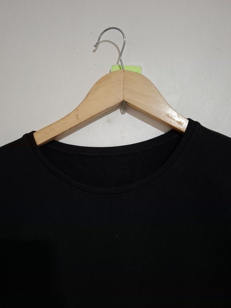 Uniqlo heattech ultrawarm L (Category: Longsleeves) located in Subic. Submitted by petitecorner22 (Listing ID 1469511427, Image 2). Description: no more haggling please.