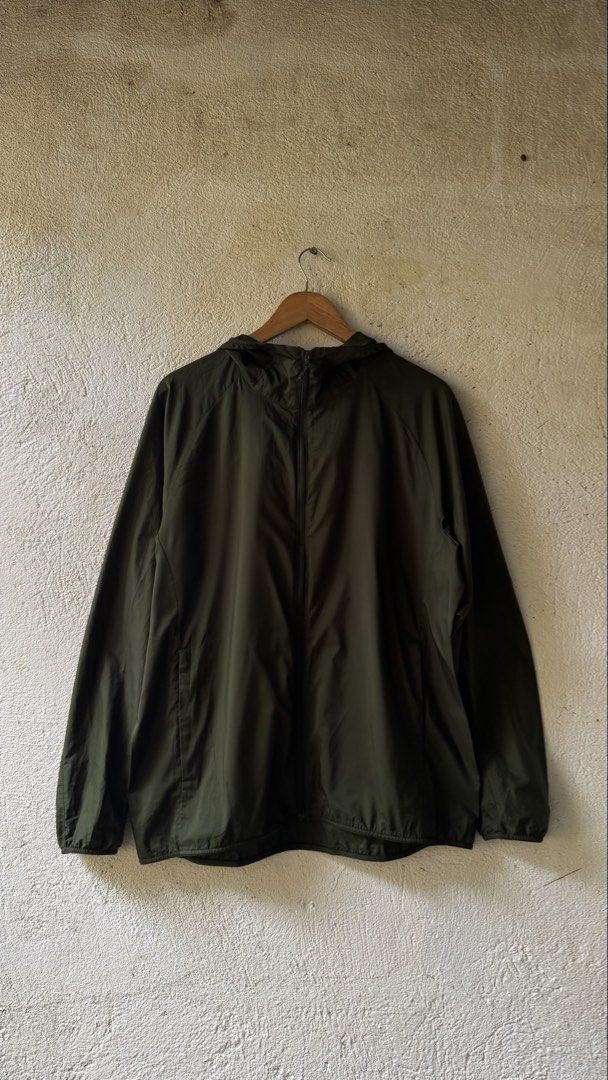 Uniqlo Pocketable Parka (Category: Coats, Jackets and Outerwear) located in Lipa City. Submitted by scrap.threads (Listing ID 1469470976, Image 1). Description: Item: Uniqlo Pocketable Parka Price: 550 Dimes: Width - 24.5 Length - 27 Issue: stain and small pinhole, no pocket/bag Lipa City Ship via J&T (Shouldered by buyer) Payment via Gcash ***Notice*** Color may vary due to lighting. Payment first. Item/s are thrifted or used condition unless st