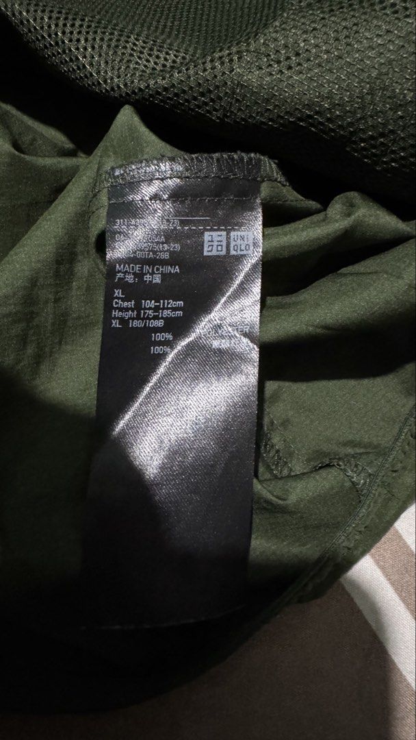 Uniqlo Pocketable Parka (Category: Coats, Jackets and Outerwear) located in Lipa City. Submitted by scrap.threads (Listing ID 1469470976, Image 3). Description: Item: Uniqlo Pocketable Parka Price: 550 Dimes: Width - 24.5 Length - 27 Issue: stain and small pinhole, no pocket/bag Lipa City Ship via J&T (Shouldered by buyer) Payment via Gcash ***Notice*** Color may vary due to lighting. Payment first. Item/s are thrifted or used condition unless st