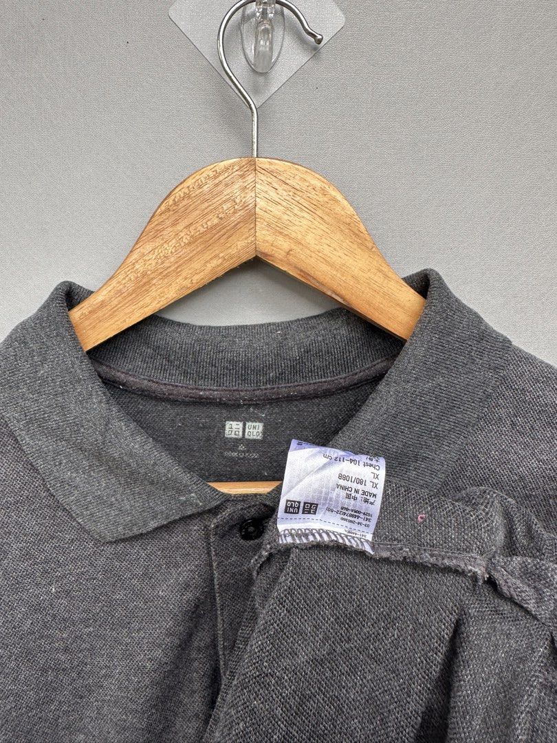 Uniqlo PoLo (Category: Tshirts & Polo Shirts ) located in Bais. Submitted by gdrip (Listing ID 1469450513, Image 3). Description: Uniqlo PoLo Size XL on tag Dimension 23/28 9.5 Condition No Issue.