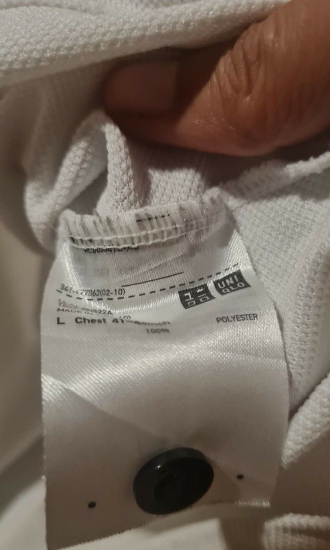 Uniqlo Polo Shirt (Category: Tshirts & Polo Shirts ) located in Pasay City. Submitted by happywater.9e9c95 (Listing ID 1469464350, Image 2). Description: .