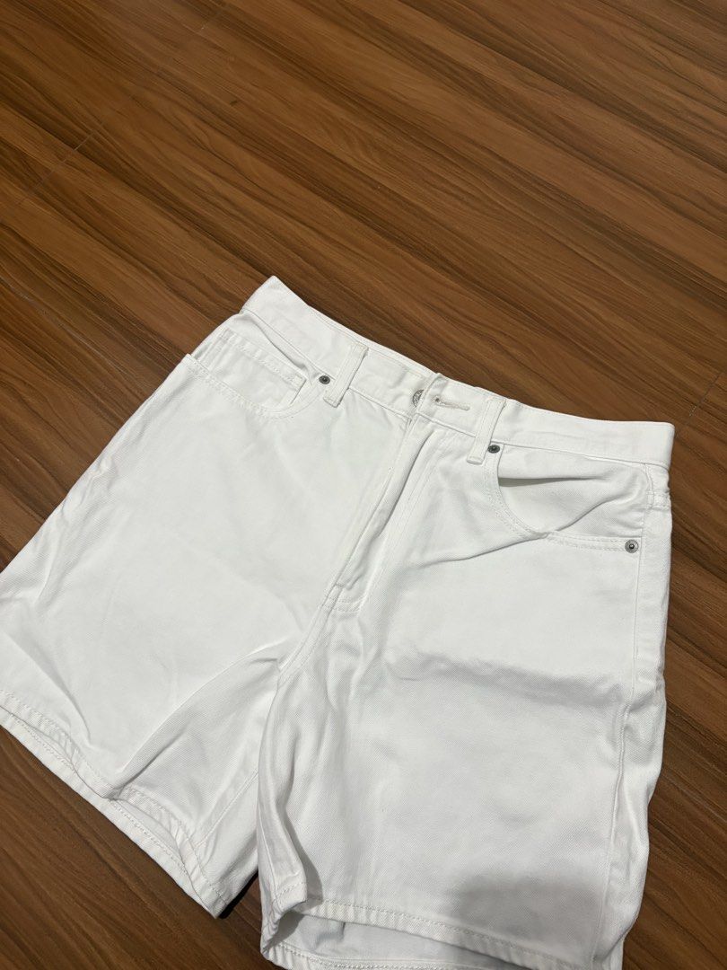 Uniqlo Shorts (Category: Shorts) located in Caloocan City. Submitted by soul.searcher (Listing ID 1469405464, Image 1). Description: Uniqlo Shorts Size 27 on tag Fit up to 29 inches waistline. Like new, no issues. .