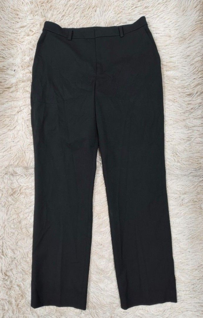 Uniqlo Smart Ankle Pants (Category: Other Bottoms) located in Angeles City. Submitted by miss_independent01 (Listing ID 1469411001, Image 3). Description: Uniqlo Smart Ankle Pants Color: Black Width: 15 (Large on tag) Length: 36 MOP: Gcash ✅ Mine Now, Pay Now ✅ First to Pay, Gets the Item 📍 PAMPANGA Courier: JnT 🚚🚚 PM 💌💌.
