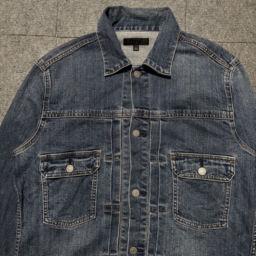 Uniqlo Type 2 Denim Jacket (Category: Coats, Jackets and Outerwear) located in Cavite. Submitted by gemsouttanowhere (Listing ID 1469485614, Image 2). Description: 23x26 Like new! No issue .