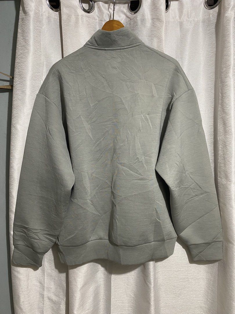 Uniqlo Ultra Stretch Dry Long Sleeve Half-Zip Pullover (Category: Coats, Jackets and Outerwear) located in Davao. Submitted by VapenDrip (Listing ID 1469513448, Image 2). Description: Uniqlo Ultra Stretch Dry Long Sleeve Half-Zip Pullover XL on tag 28.5x25 Excellent to new condition 650+sf.