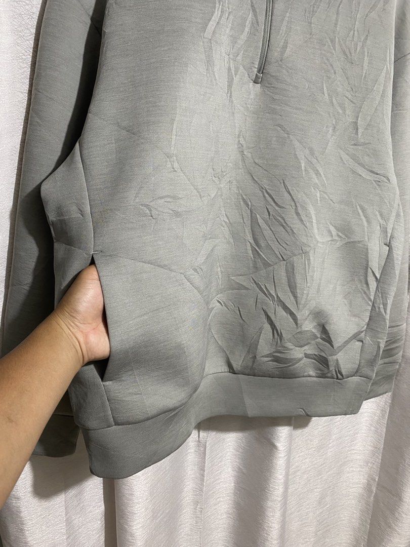 Uniqlo Ultra Stretch Dry Long Sleeve Half-Zip Pullover (Category: Coats, Jackets and Outerwear) located in Davao. Submitted by VapenDrip (Listing ID 1469513448, Image 3). Description: Uniqlo Ultra Stretch Dry Long Sleeve Half-Zip Pullover XL on tag 28.5x25 Excellent to new condition 650+sf.