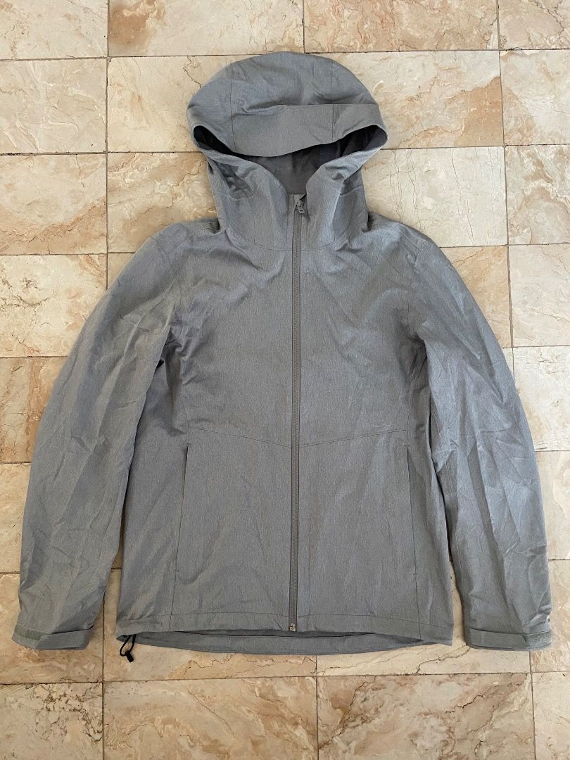 Uniqlo Unisex Blocktech Parka Jacket, Grey, Small (Category: Coats, Jackets and Outerwear) located in Paranaque City. Submitted by sengloveima (Listing ID 1469416598, Image 3). Description: .