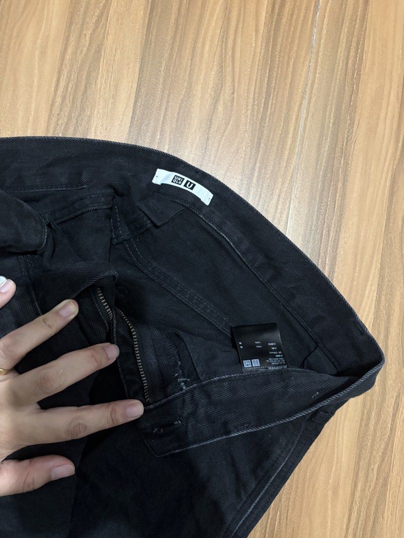 Uniqlo Wide Pants (Category: Jeans) located in Caloocan City. Submitted by soul.searcher (Listing ID 1469405732, Image 2). Description: Uniqlo Wide Pants Size 26 on tag Fit up to 31 inches waistline Like new, no issues. .