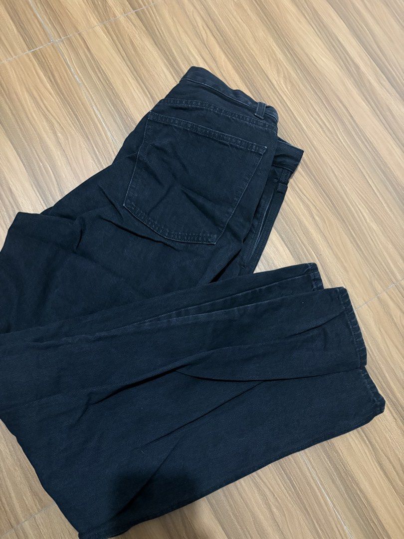 Uniqlo Wide Pants (Category: Jeans) located in Caloocan City. Submitted by soul.searcher (Listing ID 1469405732, Image 1). Description: Uniqlo Wide Pants Size 26 on tag Fit up to 31 inches waistline Like new, no issues. .