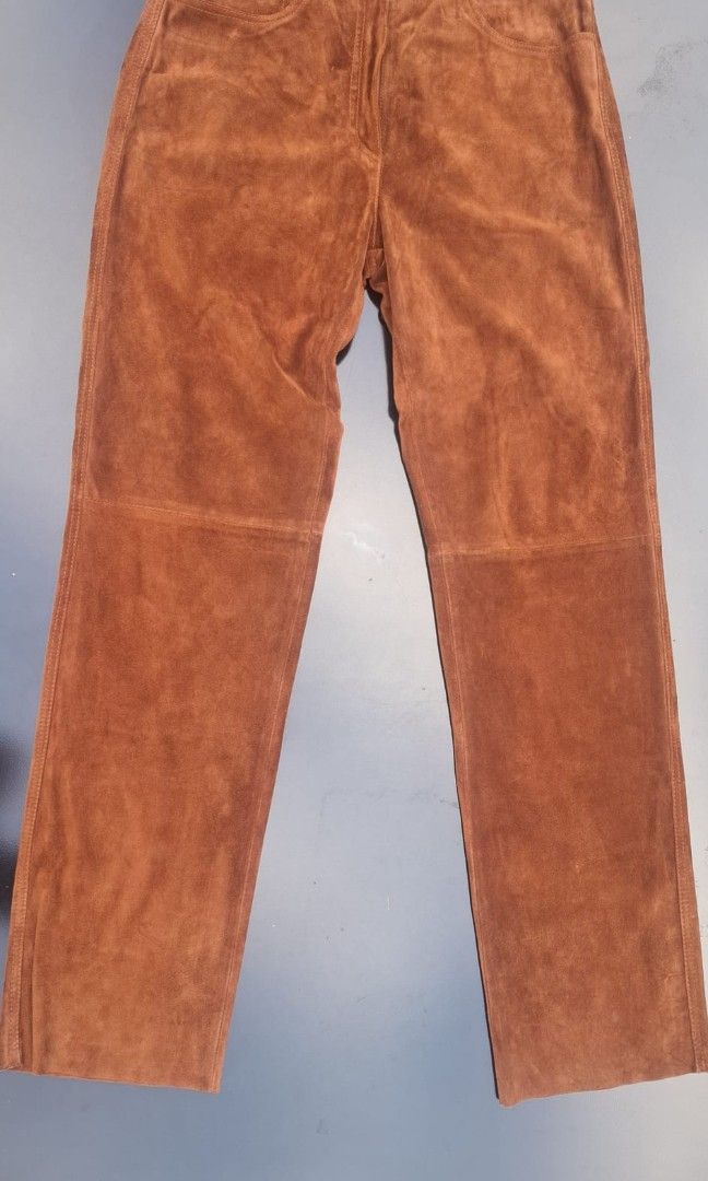 Unisex Prada Suede limited edition size 30 (Category: Trousers) located in Cavite. Submitted by jamesch. (Listing ID 1469521831, Image 2). Description: unisex perfect sa Med na womens 5'8 limited edition prada bigay ng Boss ko na Swiss srp daw nasa 5k chf X 75 bili nya around 250 300k sa may alam lang 1of1 ka lang meron to.