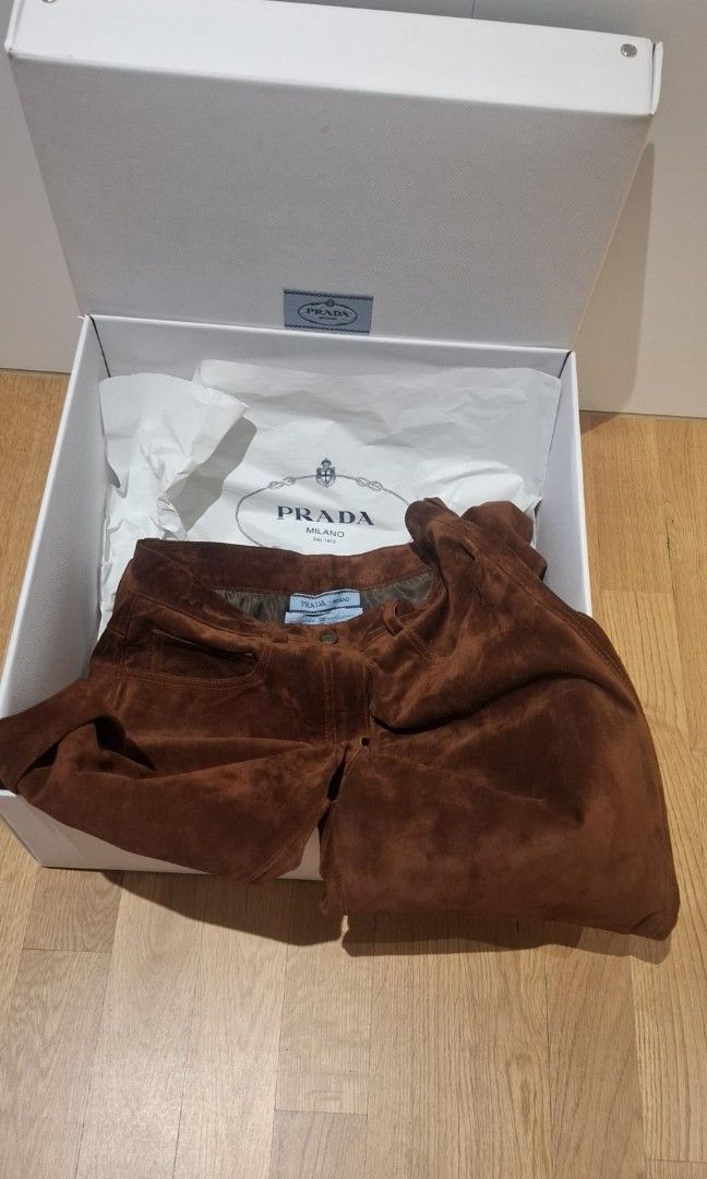 Unisex Prada Suede limited edition size 30 (Category: Trousers) located in Cavite. Submitted by jamesch. (Listing ID 1469521831, Image 1). Description: unisex perfect sa Med na womens 5'8 limited edition prada bigay ng Boss ko na Swiss srp daw nasa 5k chf X 75 bili nya around 250 300k sa may alam lang 1of1 ka lang meron to.