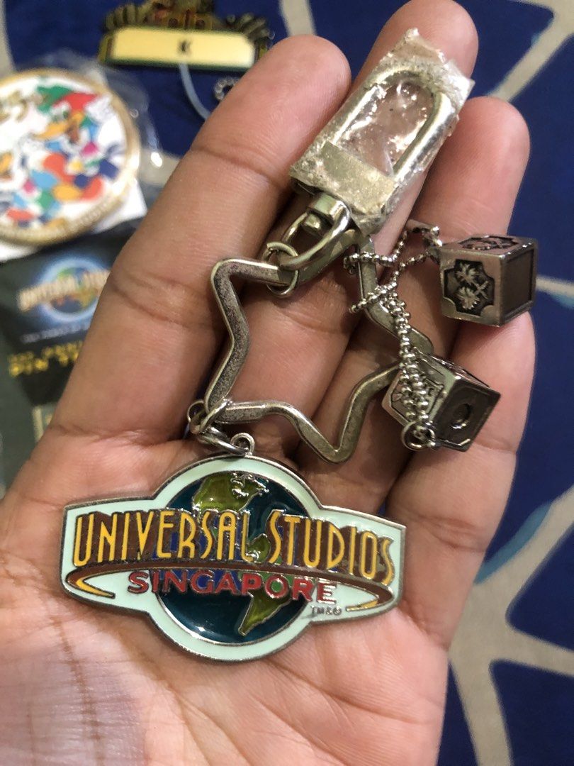Universal Studios Collectibles (Category: Vintage Collectibles) located in Quezon City. Submitted by markgolveo (Listing ID 1469458971, Image 2). Description: Universal Studios Collectibles.
