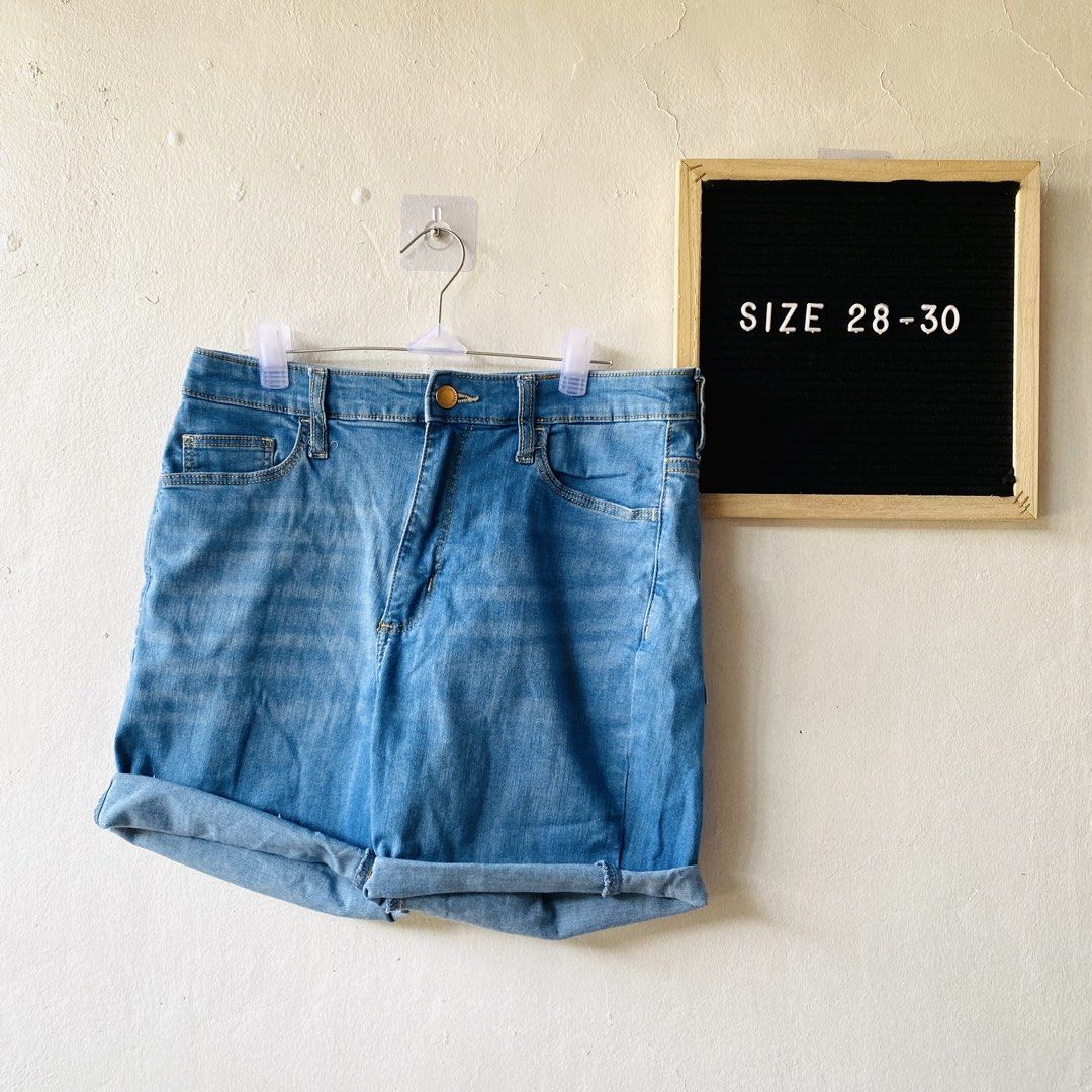 Universal Thread High Rise Skinny Denim Shorts (Category: Shorts) located in Caloocan City. Submitted by lovemyclothes21 (Listing ID 1469406725, Image 1). Description: - Brand: Universal Thread - Size: 10/30R - Wash: Medium blue with contrast yellow stitching - Fit: High rise, skinny fit - Details: Cuffed hems, button fly closure, classic five-pocket styling - Condition: Excellent pre-loved condition.