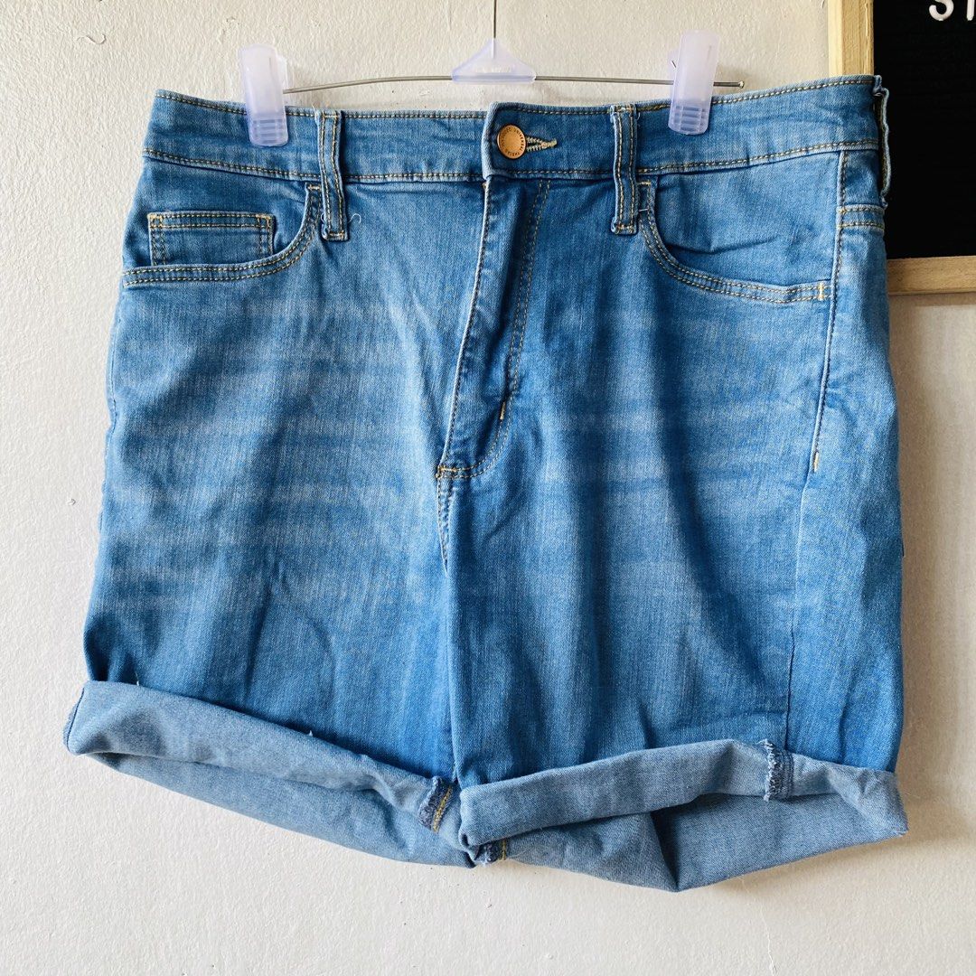 Universal Thread High Rise Skinny Denim Shorts (Category: Shorts) located in Caloocan City. Submitted by lovemyclothes21 (Listing ID 1469406725, Image 2). Description: - Brand: Universal Thread - Size: 10/30R - Wash: Medium blue with contrast yellow stitching - Fit: High rise, skinny fit - Details: Cuffed hems, button fly closure, classic five-pocket styling - Condition: Excellent pre-loved condition.