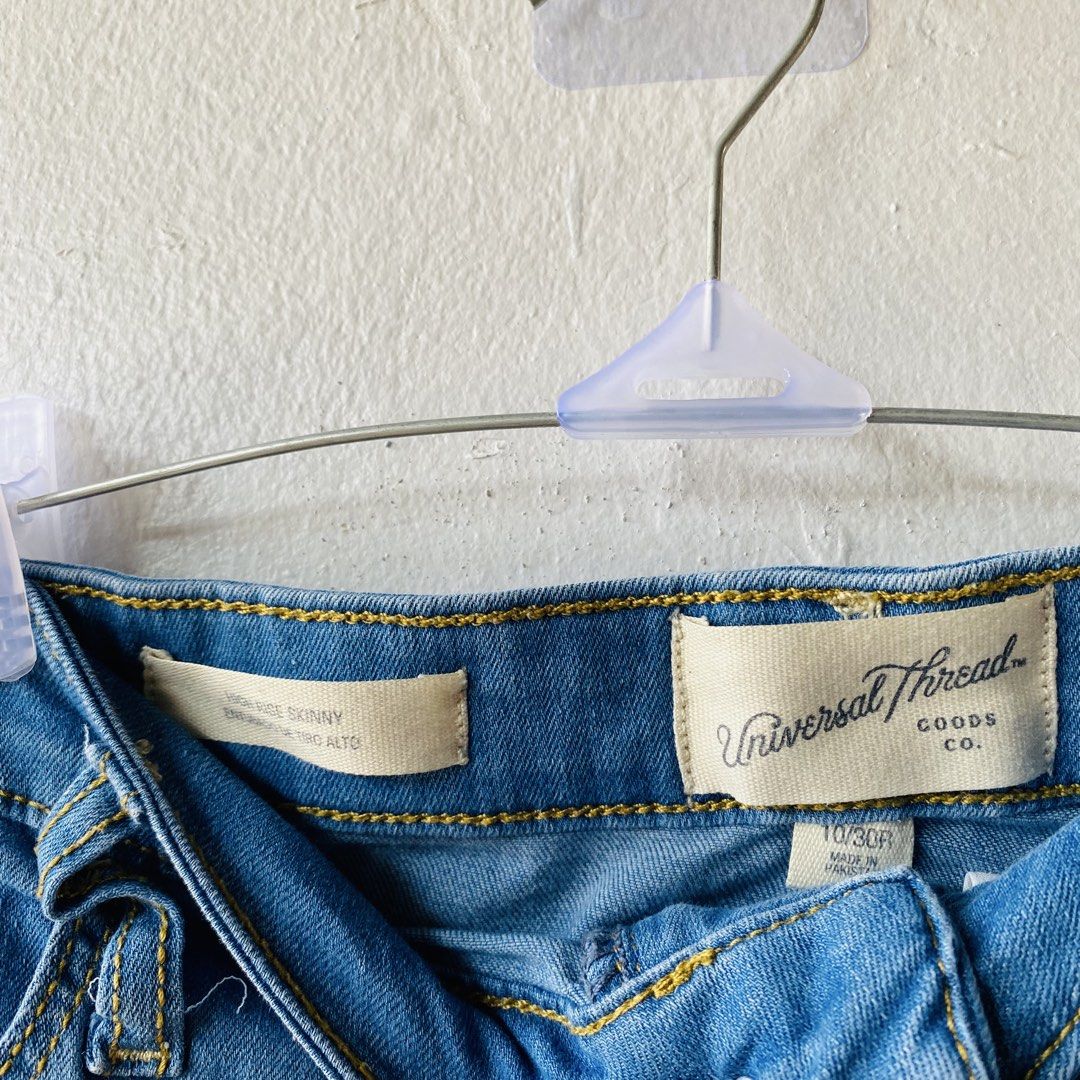 Universal Thread High Rise Skinny Denim Shorts (Category: Shorts) located in Caloocan City. Submitted by lovemyclothes21 (Listing ID 1469406725, Image 3). Description: - Brand: Universal Thread - Size: 10/30R - Wash: Medium blue with contrast yellow stitching - Fit: High rise, skinny fit - Details: Cuffed hems, button fly closure, classic five-pocket styling - Condition: Excellent pre-loved condition.