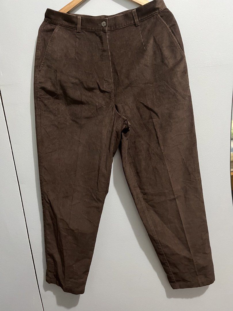Untag L.L Bean Brown Corduroy (Category: Trousers) located in Manila. Submitted by mkjah (Listing ID 1469518018, Image 1). Description: Untag L.L Bean Corduroy Brown Pants Early 2000s Pants Size: 12 reg (tag) (W) 29-30 (L) 42 (Lo) 7.5 (Thigh) 12 (Inseam) 29 (Rise) 11 Color may vary due to lighting Price 700 plus shipping Please manage your expectations before placing your order. Please note that there may be stains or anything. the pictures will 