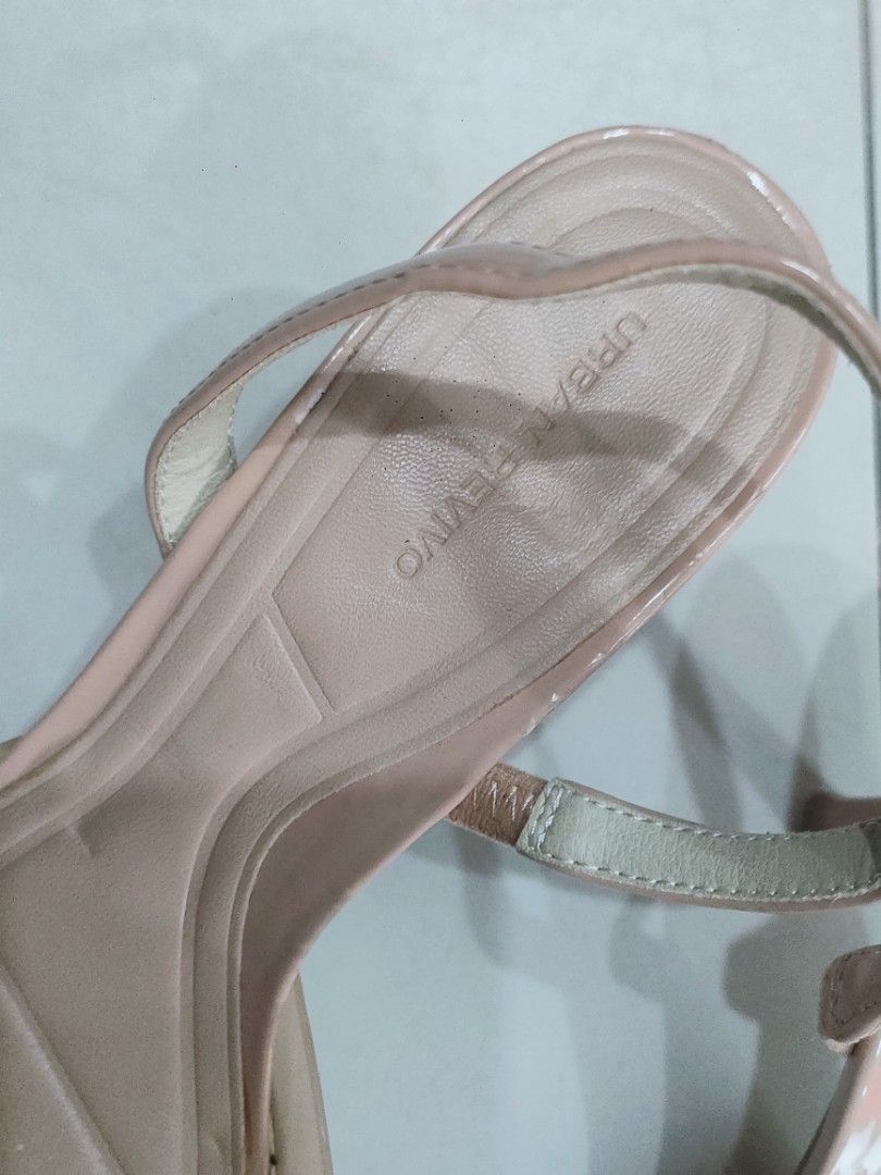 Urban revivo (Category: Sandals) located in Sindangan. Submitted by branden_line (Listing ID 1469480190, Image 2). Description: urban revivo buckle slingback heels color:apricot see picture for sign of usage very lite scratches in very good condition.