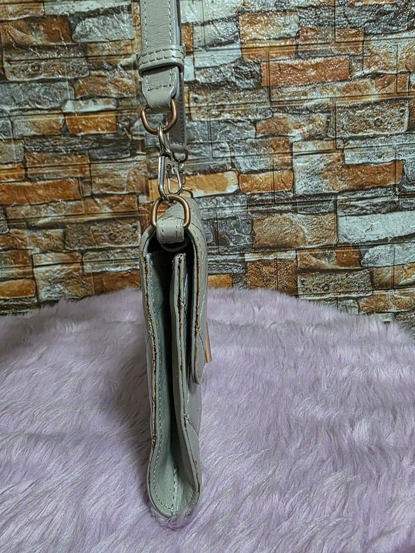Vanessa Bruno kili bag (Category: Shoulder Bags) located in Binan City. Submitted by elli.etcetera (Listing ID 1469519799, Image 3). Description: MOP: Gcash, Maya or Bank transfer Courier: Flash, J&T or Lalamove.