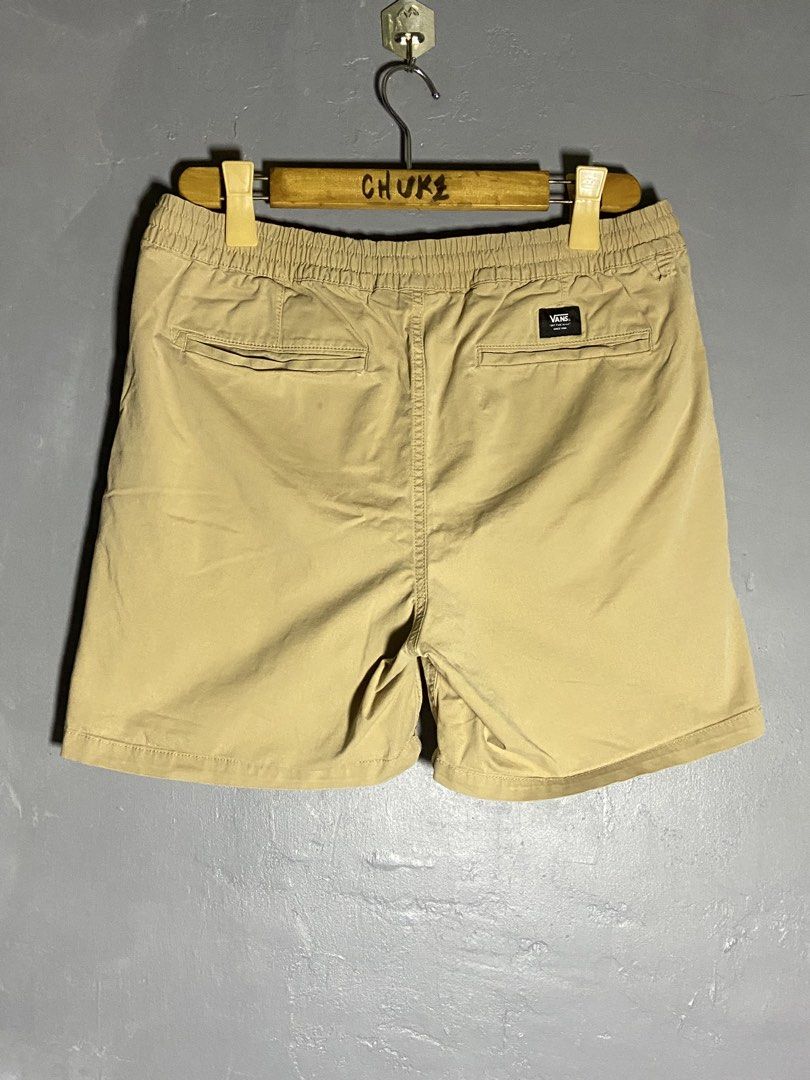 Vans Men’s Range Relaxed Elastic Shorts (Category: Activewear) located in Cabuyao City. Submitted by chukz_x (Listing ID 1469527957, Image 2). Description: Vans Men’s Range Relaxed Elastic Shorts Size : Large Dimes : 32-34W 16L 11H Condition : Excellent Issue : scratch Price: 400 📍READY TO WEAR 📍Cabuyao Laguna.