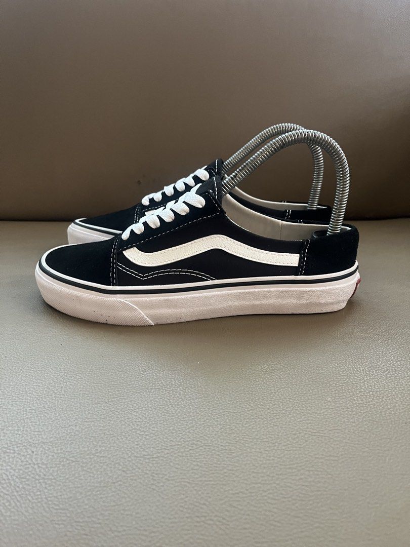 Vans Old Skool Black and White Sneakers (Category: Sneakers) located in Lapu-Lapu City. Submitted by bravepenguin_37aa61 (Listing ID 1469396159, Image 1). Description: - Authentic Vans Old Skool sneakers in classic black and white colorway - Durable black canvas upper with iconic white leather side stripe - Clean treads with minimal wear and pristine rubber outsoles - Maintained with metal spring shoe trees to preserve shape - Comes with original