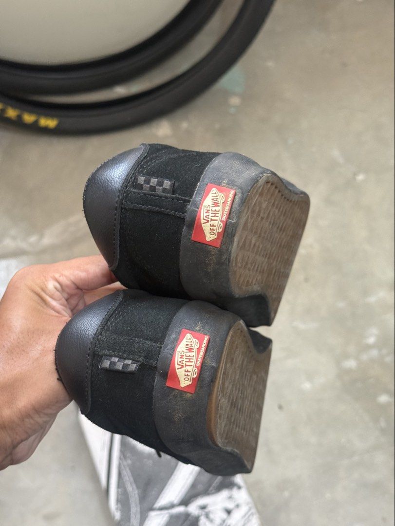 Vans Skate Sport (Category: Sneakers) located in Manila. Submitted by kieldoer (Listing ID 1469426296, Image 3). Description: Size 8.5m No sole sep Minor heeldrags Damaged box Minor leather peel 1200php 📍Lancaster Imus.