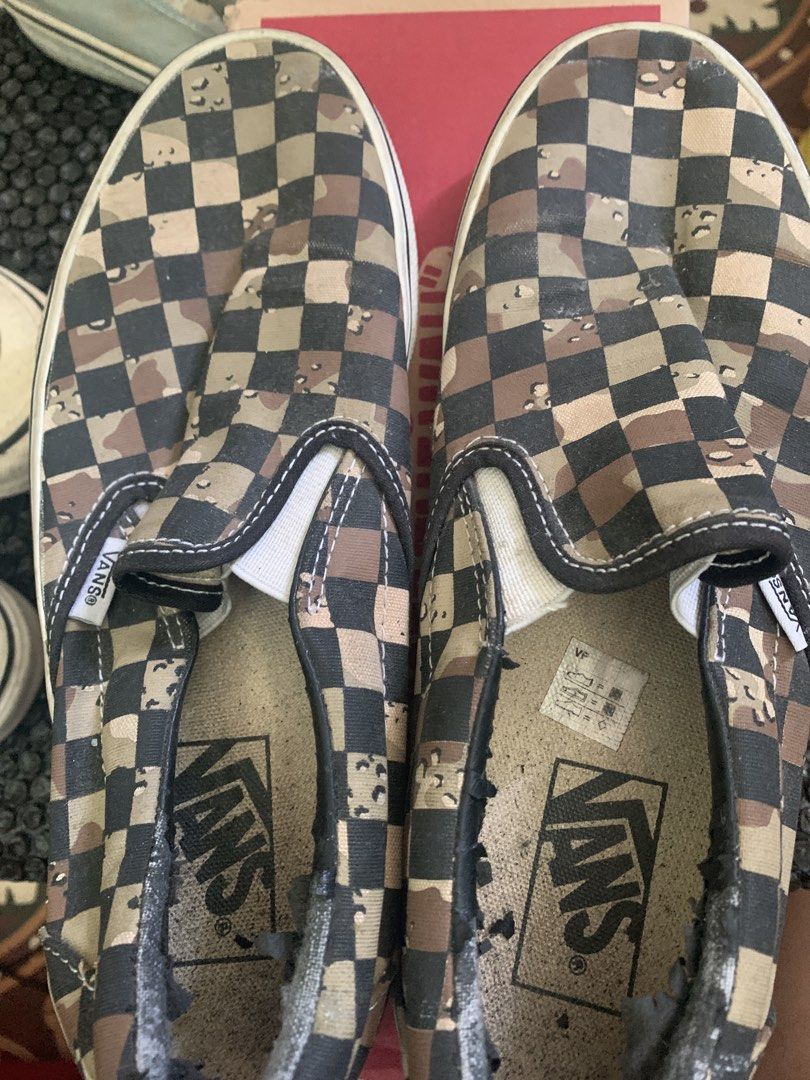 Vans used but not abused (Category: Sneakers) located in Manila. Submitted by emenem.m (Listing ID 1469434480, Image 2). Description: 1500 per pair 3k take all .