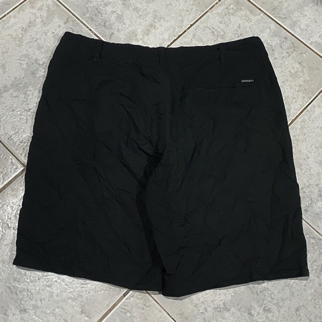 VANS VANPHIBIAN HYBRID SHORT (Category: Shorts) located in Bacolod City. Submitted by thriftedfits. (Listing ID 1469541308, Image 3). Description: 𝗩𝗔𝗡𝗦 𝗩𝗔𝗡𝗣𝗛𝗜𝗕𝗜𝗔𝗡 𝗛𝗬𝗕𝗥𝗜𝗗 𝗦𝗛𝗢𝗥𝗧𝗦 ♻️ Size: 34 on tag | best fit M-L Measurements:34-36” waist / 19” length Condition: Like New (10/10 Color rate) Flaws: None Price: ₱450 + shipping fee 🏷️ Mode of Payment: GCash / Bank Courier: J&T Express (nationwide).