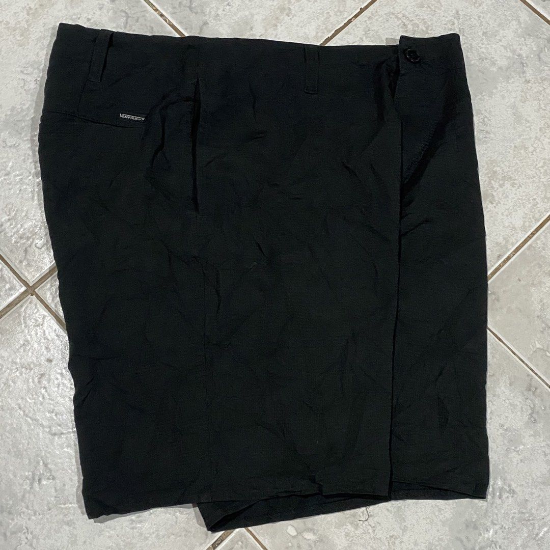 VANS VANPHIBIAN HYBRID SHORT (Category: Shorts) located in Bacolod City. Submitted by thriftedfits. (Listing ID 1469541308, Image 1). Description: 𝗩𝗔𝗡𝗦 𝗩𝗔𝗡𝗣𝗛𝗜𝗕𝗜𝗔𝗡 𝗛𝗬𝗕𝗥𝗜𝗗 𝗦𝗛𝗢𝗥𝗧𝗦 ♻️ Size: 34 on tag | best fit M-L Measurements:34-36” waist / 19” length Condition: Like New (10/10 Color rate) Flaws: None Price: ₱450 + shipping fee 🏷️ Mode of Payment: GCash / Bank Courier: J&T Express (nationwide).