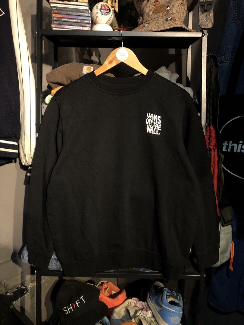 VANS WAVY SCRIPT CREWNECK (Category: Coats, Jackets and Outerwear) located in San Pablo. Submitted by genesisllo24149 (Listing ID 1469474108, Image 3). Description: VANS WAVY SCRIPT CREWNECK LENGTH -> 27 WIDTH -> 23 ISSUE -> NONE CONDITION -> EXCELLENT DM TO PURCHASE 📥 DISCLAIMER: - Please manage your expectations, posted items are preloved, used & thrifted -Actual color may vary due to lighting -Flaker will be posted.