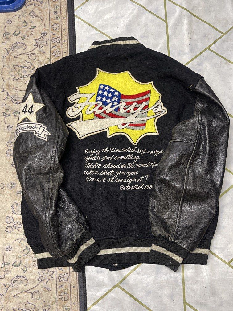 Varsity jacket (Category: Coats, Jackets and Outerwear) located in Baling. Submitted by oddrabbit.6a038d (Listing ID 1469468358, Image 3). Description: Lengan kulit,condition 8/10 pit 23 labuh 25.