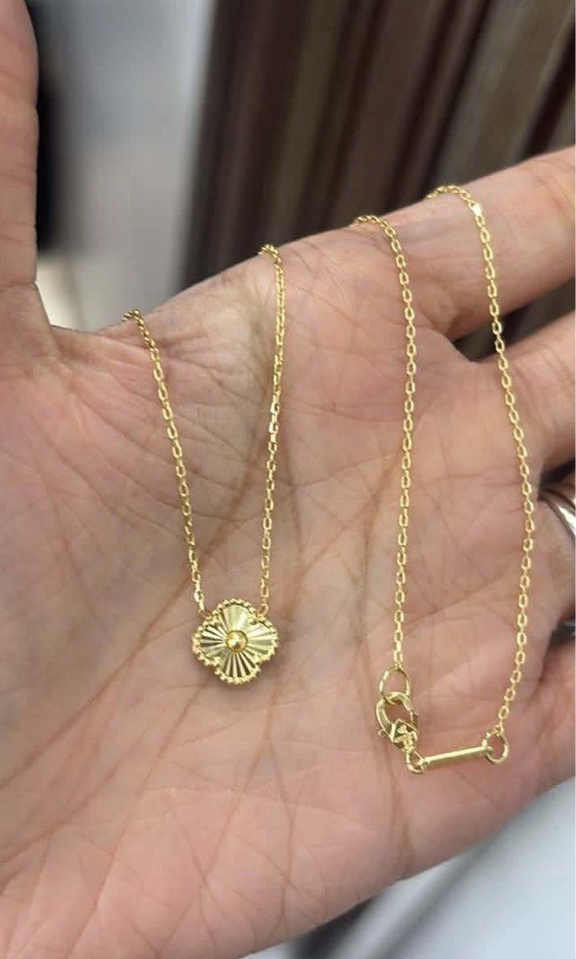 VCA inspired 18k Gold Necklace (Category: Necklaces) located in Rizal. Submitted by miss2lyps (Listing ID 1469442319, Image 1). Description: - 2.54grams, 16” - see second pic of when worn.