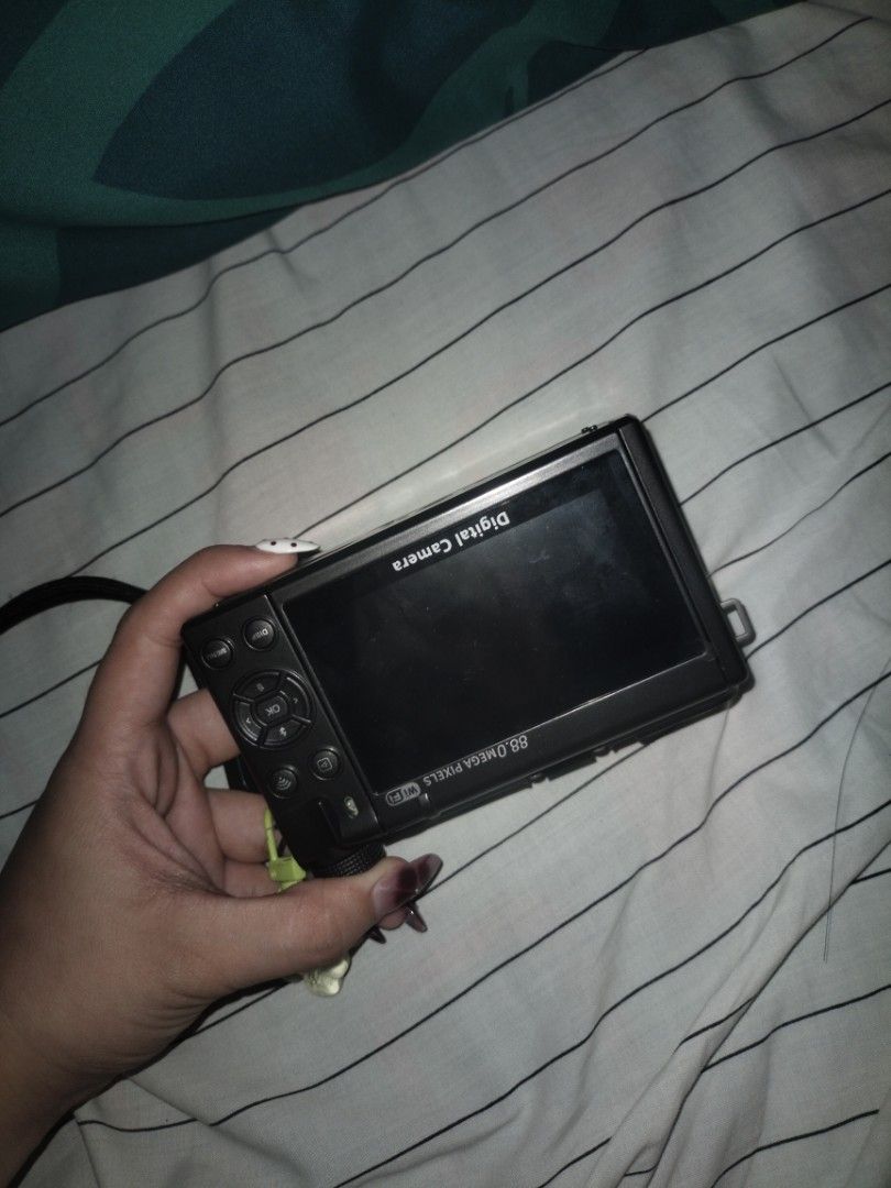 VETEK DIGI CAM (Category: Cameras) located in Cavite. Submitted by sheysh (Listing ID 1469556149, Image 1). Description: - can negotiate - kindly message me ✅ 3 batteries ✅ case ✅ charger ✅ 128GB ✅USB.
