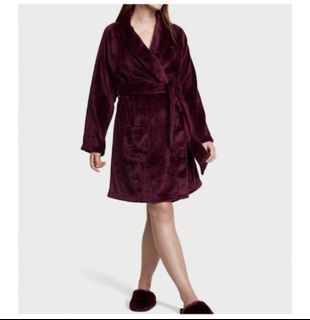 (Category: ) located in . Submitted by avathriftedcloset (Listing ID 1469399823, Image 1). Description: .