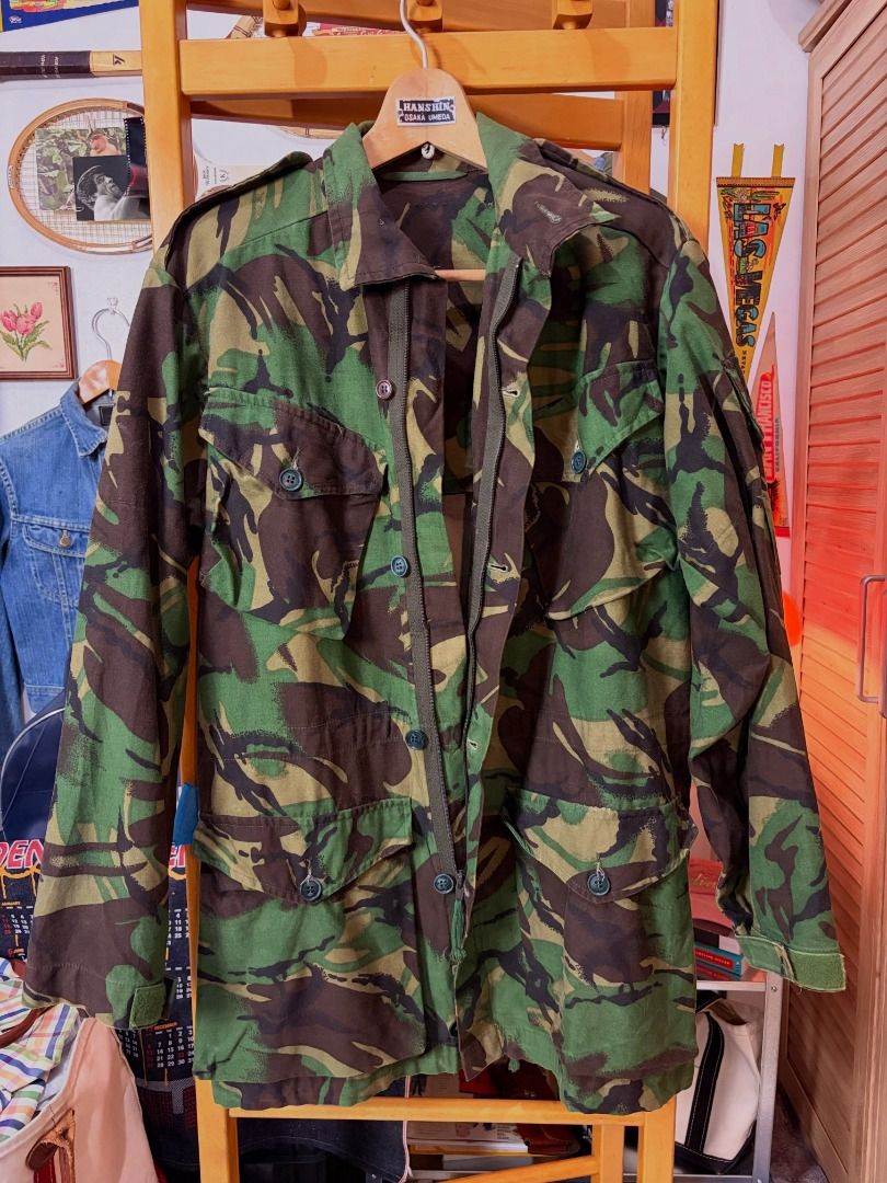 Vintage 1980s British Army Pattern 84 DPM Combat Smock (Category: Coats, Jackets and Outerwear) located in Manila. Submitted by recolecta (Listing ID 1469430481, Image 2). Description: Vintage 1980s British Army Pattern 84 DPM Combat Smock ₱2000 + sf Length: 33 inches Width (Pit to pit): 21.5 inches Shoulder Width: 18.5 inches Sleeve Length: 25 inches • Authentic British Ministry of Defense 1984 Pattern (P84) temperate combat jacket. • Engineered