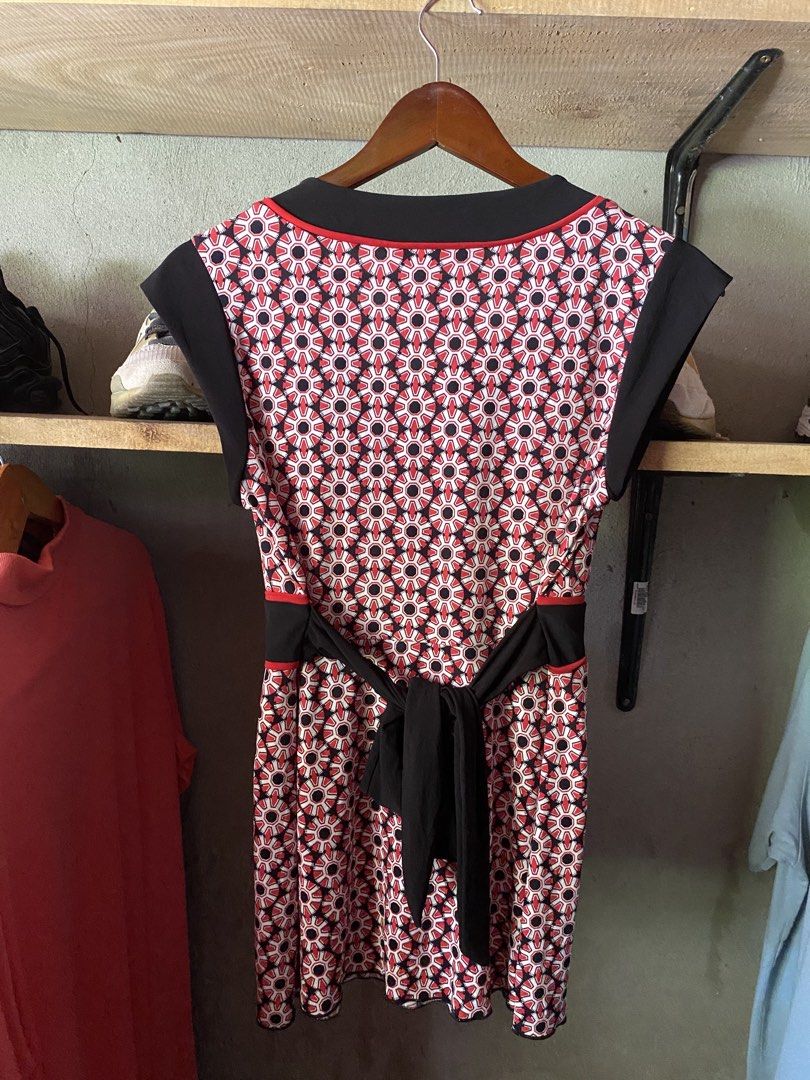 Vintage 2000s Y2K Patterned Speechless Tie Back Babydoll Top (Category: Dresses) located in Dumaguete. Submitted by anthonylen35743 (Listing ID 1469453998, Image 2). Description: Vintage 2000s Y2K Patterned Speechless Tie Back Babydoll Top Size Small Excellent to new condi.