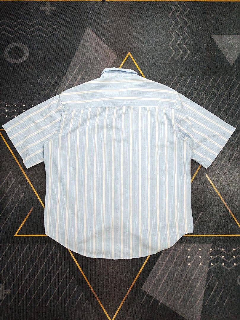 Vintage 80s Levis silver label SS shirt (Category: Tshirts & Polo Shirts ) located in Baguio. Submitted by used_clothing2600 (Listing ID 1469506895, Image 2). Description: Vintage 80s Levis silver label SS shirt size xl verygood condition width 27 length 30.5 shoulders 21 sleeve length 12 P 1,000.