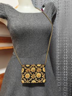 (Category: ) located in . Submitted by queenlyne_vintage_rare_finds (Listing ID 1469411285, Image 1). Description: .