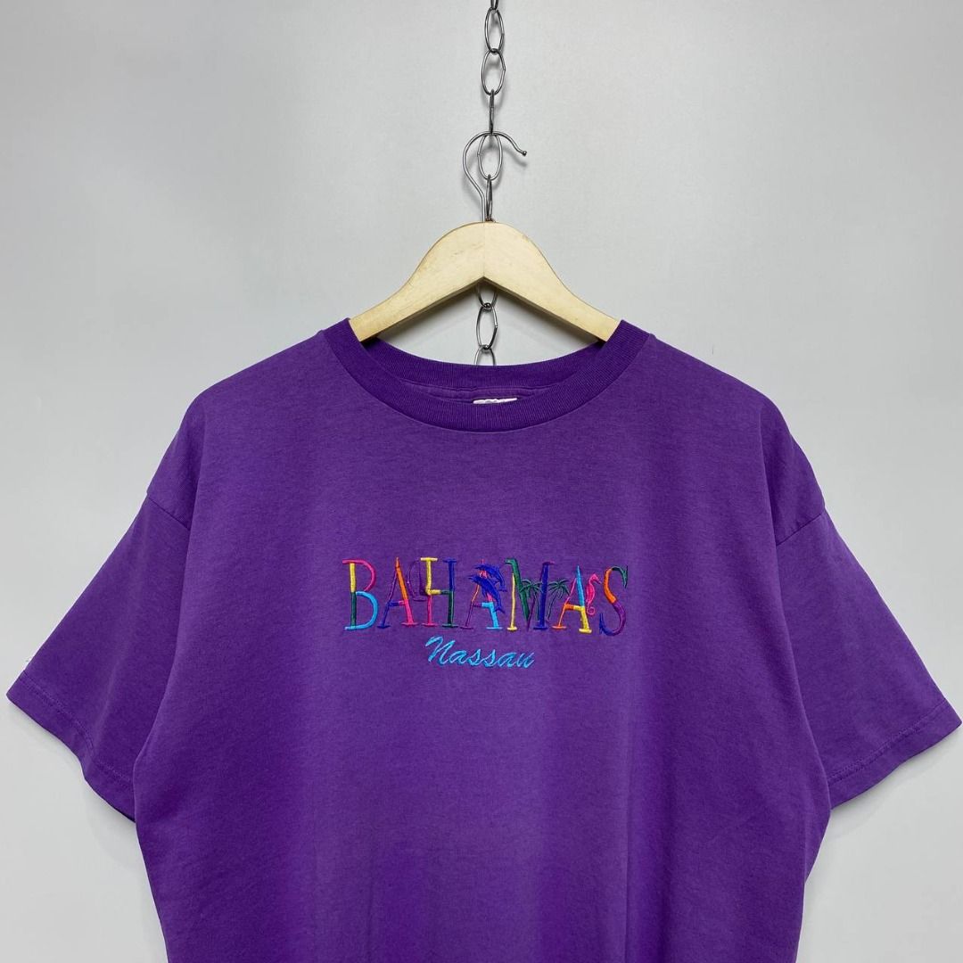 Vintage BAHAMAS Nassau (Category: Tshirts & Polo Shirts ) located in Bacoor. Submitted by stash_d (Listing ID 1469516889, Image 2). Description: 23.5x29.5 XL loose stitch (hem)/pinhole.