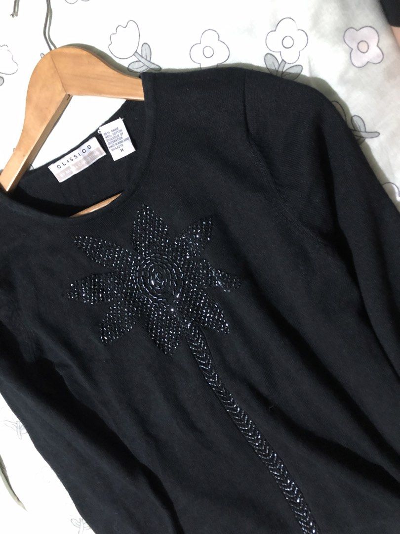 Vintage beaded (Category: Longsleeves) located in Balanga. Submitted by itsjuliaden07 (Listing ID 1469405783, Image 2). Description: .