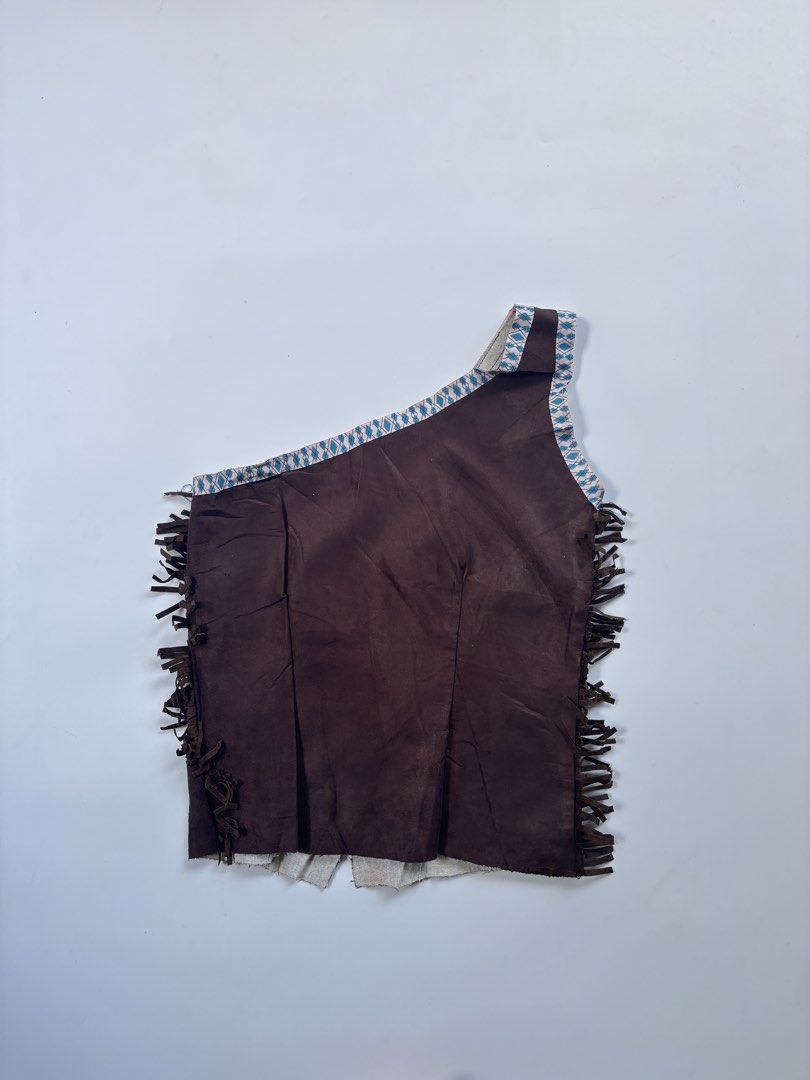 Vintage brown coachella top (Category: Others Tops) located in San Enrique. Submitted by getsthrift (Listing ID 1469528941, Image 1). Description: no issue s-m .