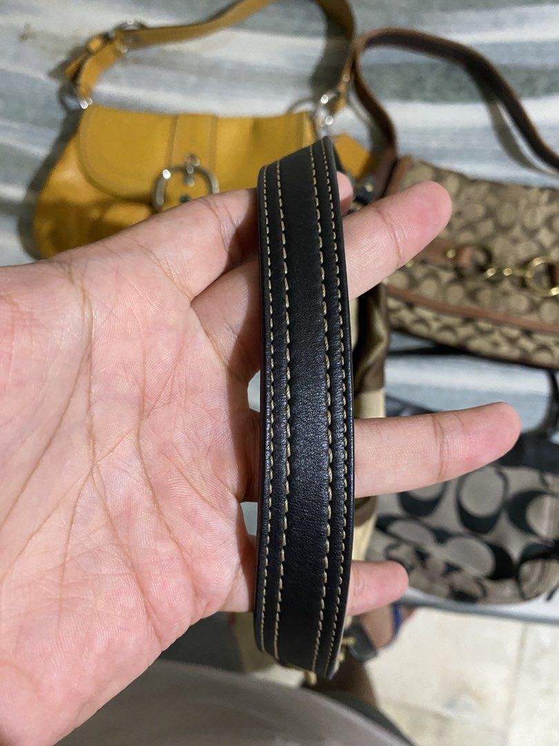 vintage coach mini carly pristine condition (Category: Shoulder Bags) located in Iba. Submitted by preme2ow9 (Listing ID 1469553937, Image 3). Description: PRESTINE CONDITION NO ISSUE NO RUBS CAN DO VC SA BLUE .