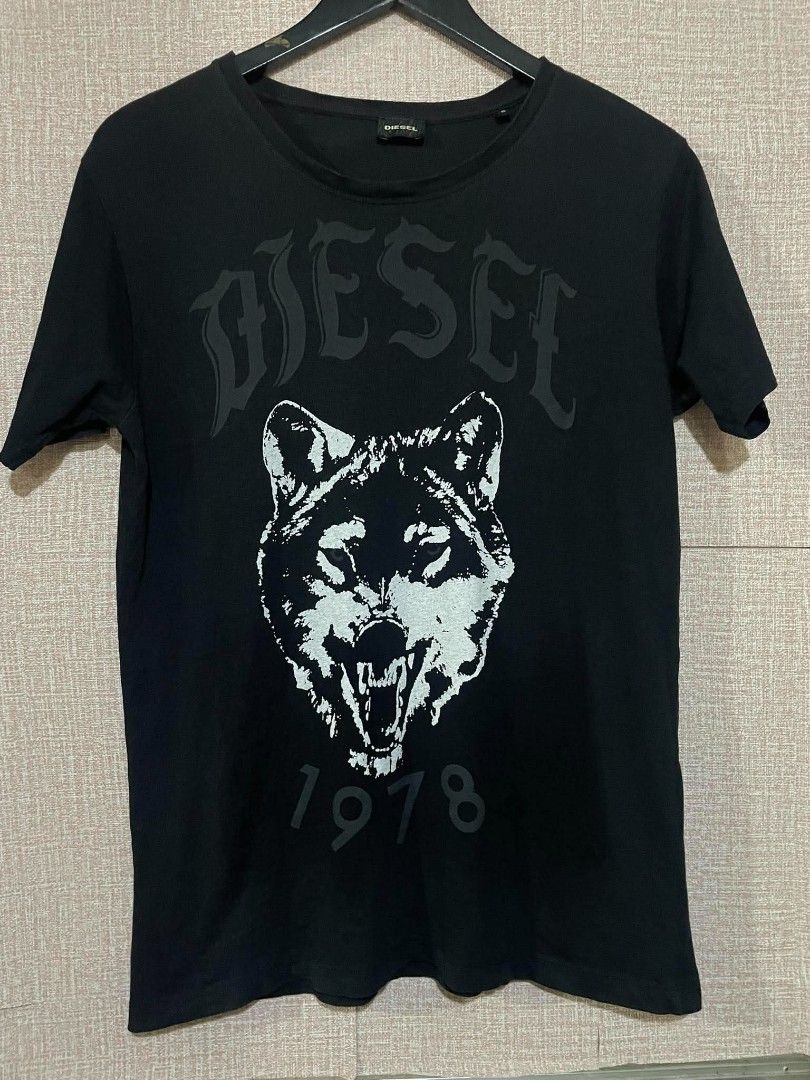 Vintage Diesel Size S (Category: Tshirts & Polo Shirts ) located in Mabitac. Submitted by axelverador (Listing ID 1469417836, Image 1). Description: Vintage streetwear y2k Diesel Wolf T-shirt Size S.