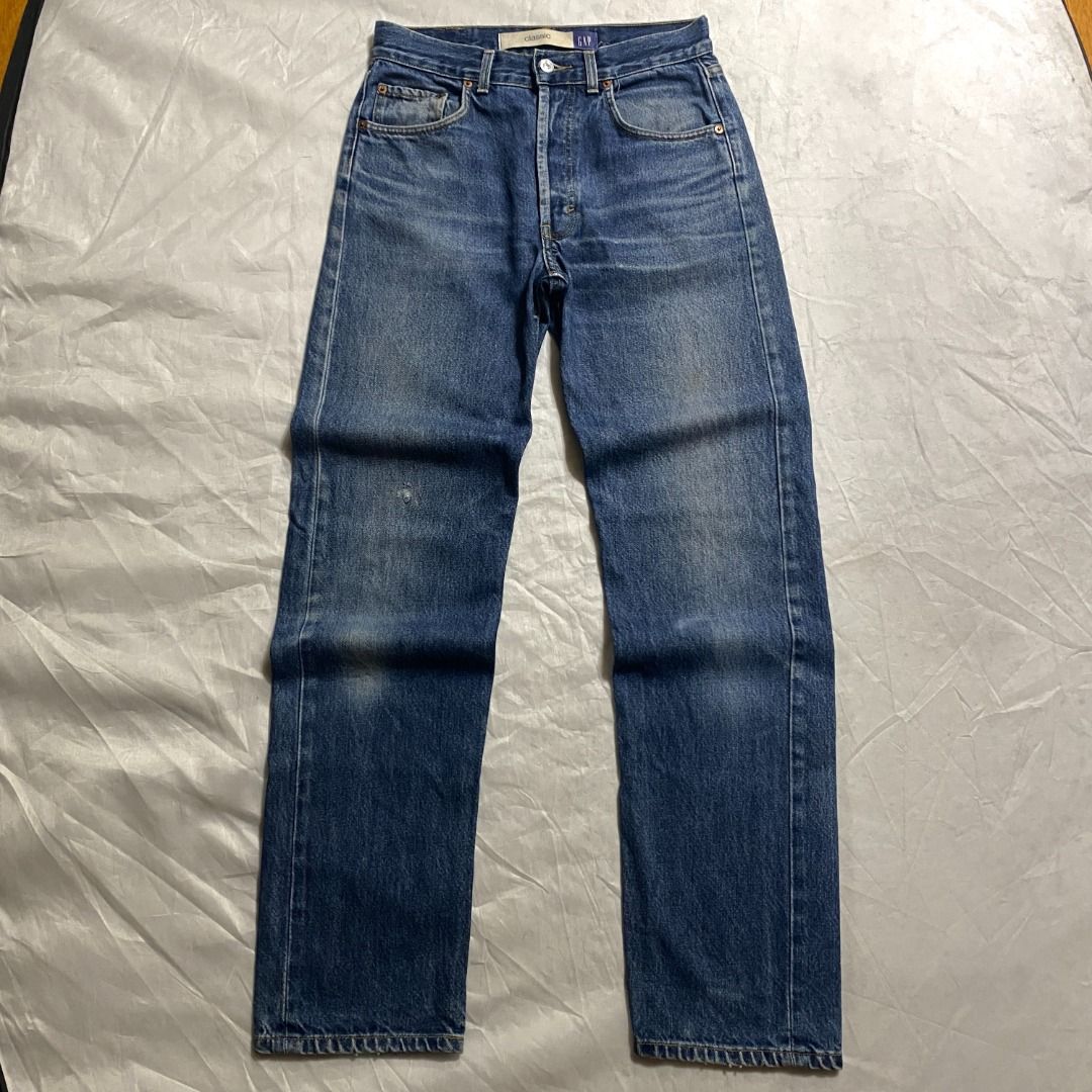Vintage Gap Classic Button Fly Denim Jeans (Category: Jeans) located in Rizal. Submitted by van.b (Listing ID 1469527564, Image 3). Description: Gap Classic Button Fly Denim Jeans W: 30” L: 42” L.O: 7” ₱449 + shipping fee Button-fly closure Issue(s): Very minimal distressing Color Rate: 9.8 We are not affiliated or associated with any of the brands featured. All trademarks and copyrights belong to their respective owners. .
