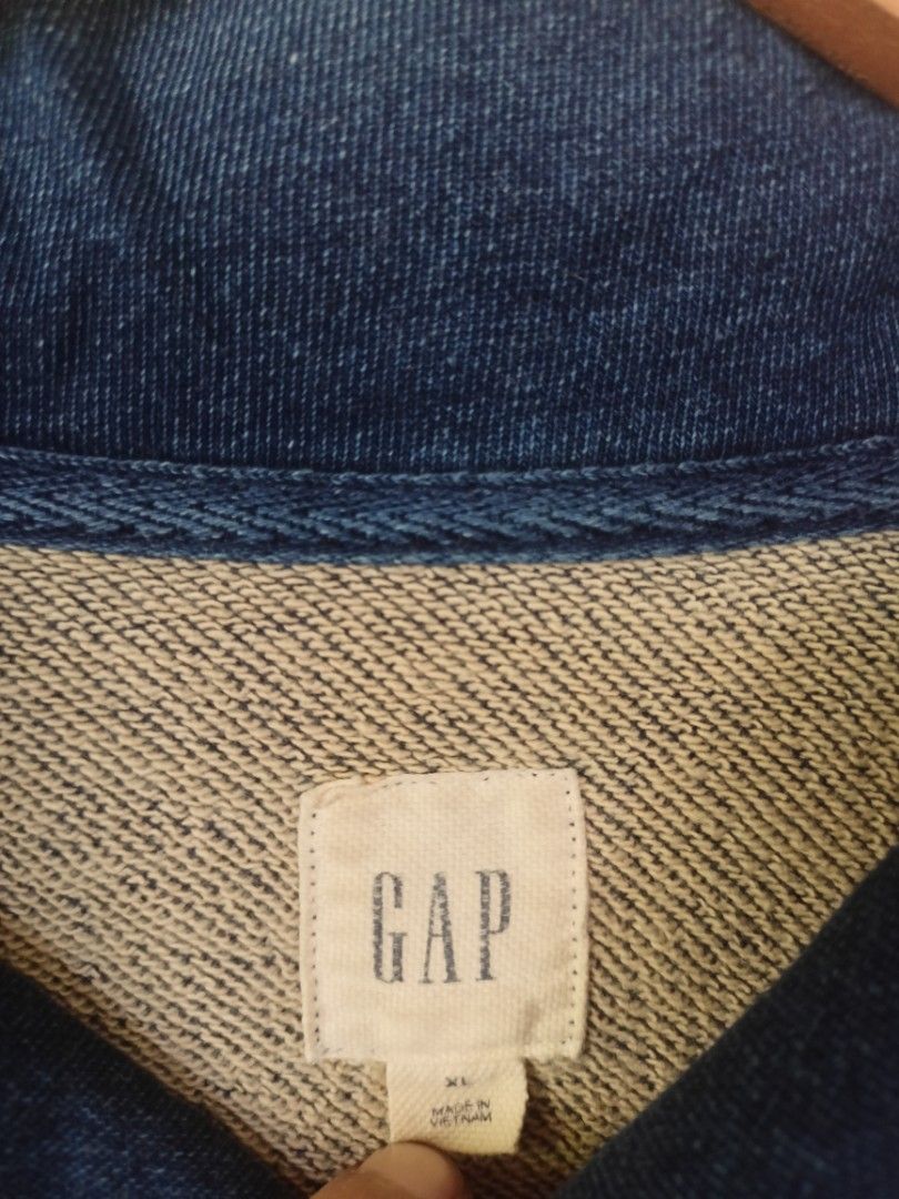 vintage Gap indigo blue pullover sweatshirt (Category: Coats, Jackets and Outerwear) located in Cagayan de Oro. Submitted by amenfitt (Listing ID 1469493595, Image 3). Description: vintage Gap indigo blue pullover sweatshirt W 25 L 28 AUTHENTIC/LEGIT COLOR RATE 10/10 ISSUE: NONE.