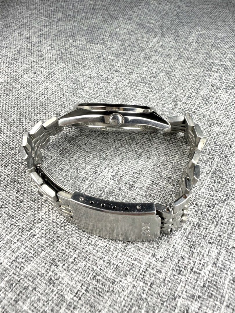 Vintage King Seiko Hi-Beat 56KS (Category: Men's Watches) located in Bacoor. Submitted by offtheclock (Listing ID 1469478521, Image 3). Description: Vintage King Seiko Hi-Beat 56KS Condition: Pre-owned Reference No: 5625/6-8000 (September 1974) Movement: Automatic Manual Winding (5625A - Suwa Seikosha Factory) Power Reserve: Approximately 46 Hours Material: Stainless Steel Case Diameter: 37mm (Hardlex Mineral Crystal) Dial: Silky Sunburst Silver-
