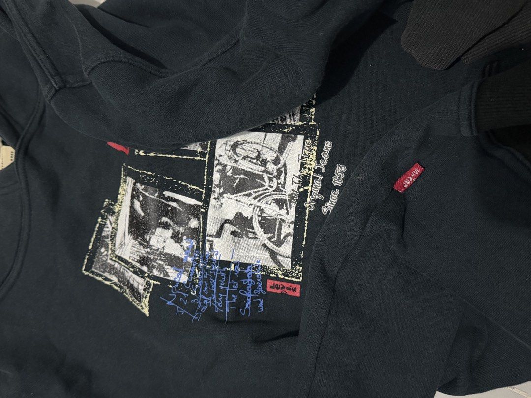 Vintage Levis Hoodie (Category: Hoodies) located in Mandaluyong City. Submitted by vinhartdgdeclutter (Listing ID 1469572586, Image 3). Description: .