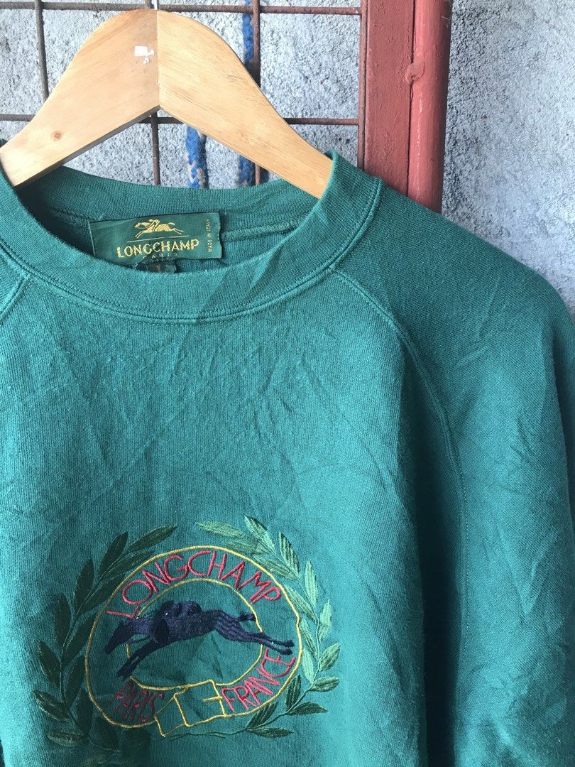 Vintage longchamp sweater (Category: Activewear) located in Ligao. Submitted by klaifinds (Listing ID 1469413202, Image 3). Description: Good condition Patahi niy nalang yung sa necktag .