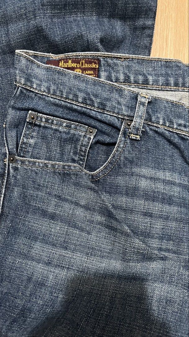 vintage Marlboro Classics (Category: Jeans) located in Porac. Submitted by macky.ron (Listing ID 1469449424, Image 3). Description: Length:42 Waist: 34 Condition: 9.5/10 Color rate: 9.5/10 Issue (s): None Complete Tags.