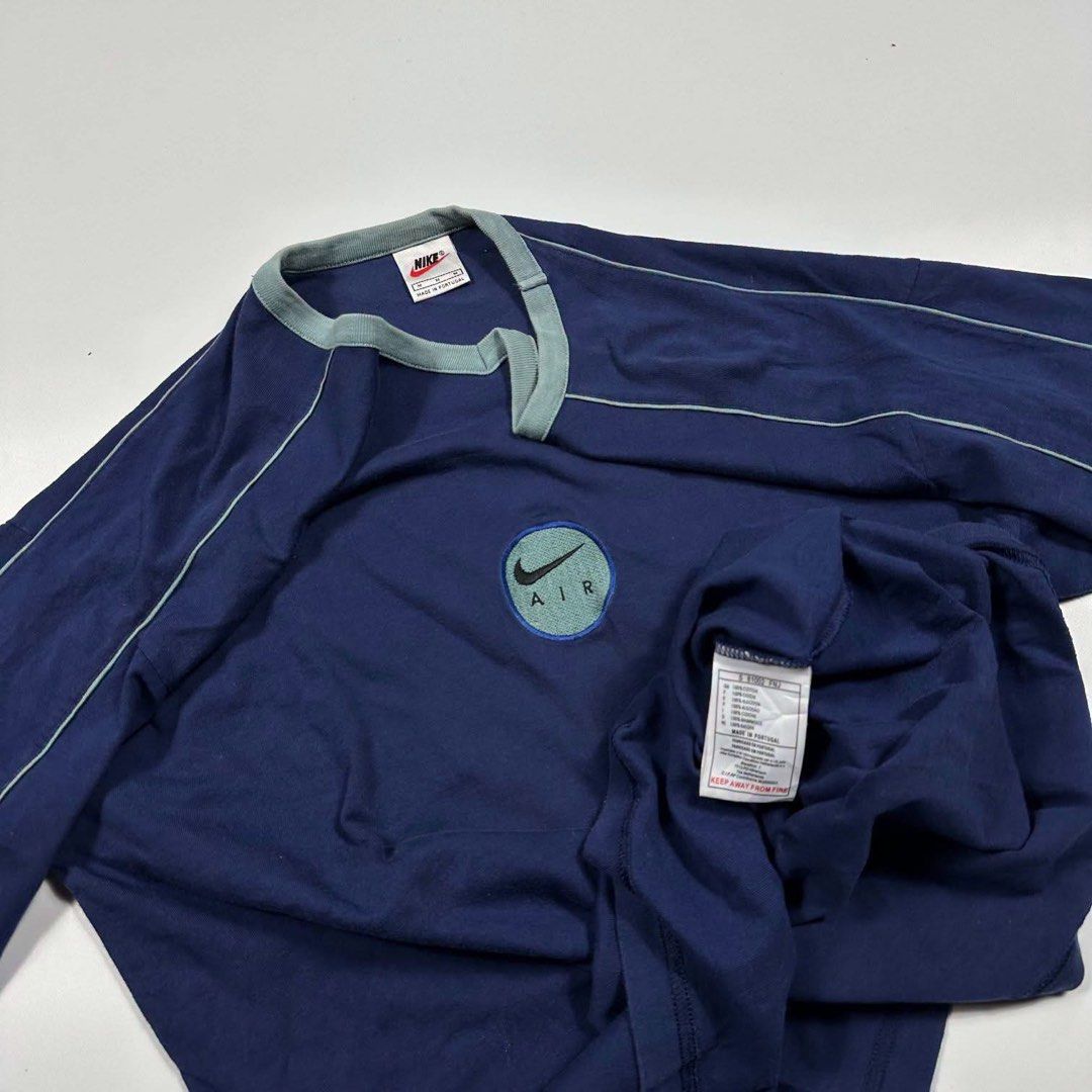 Vintage Nike Air (Category: Formal Shirts) located in Calasiao. Submitted by nacht.archives (Listing ID 1469412231, Image 2). Description: Vintage Nike Air Embroid Mid Logo 👕WIDTH: 22 👕LENGTH: 30 FLAWS: PRICE: 📩 + sf 🚚Local shipping fee (75 to 125php) 💳Mode of payment (Gcash, MariBank, Gotyme).